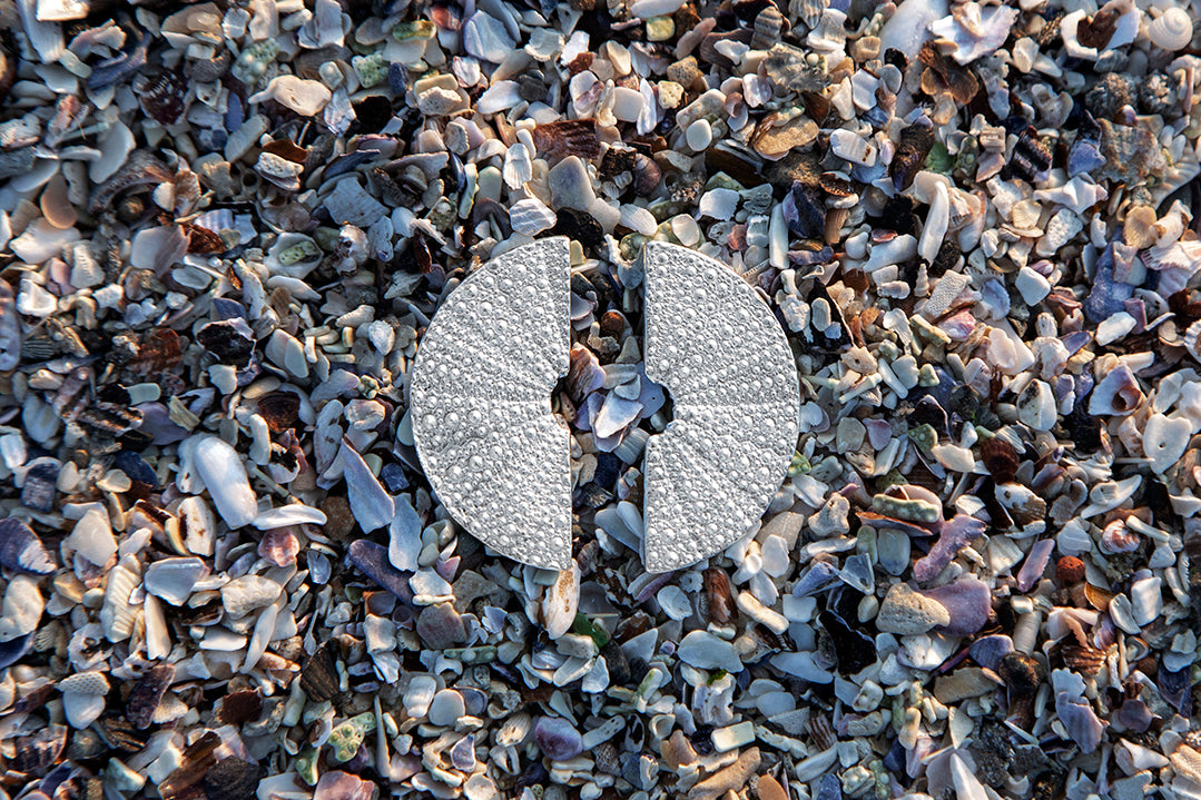 Flat sea urchin studs Miky Rose