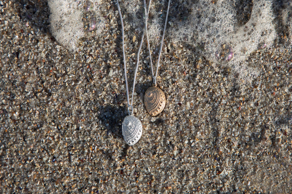 Perlemoen shell pendants